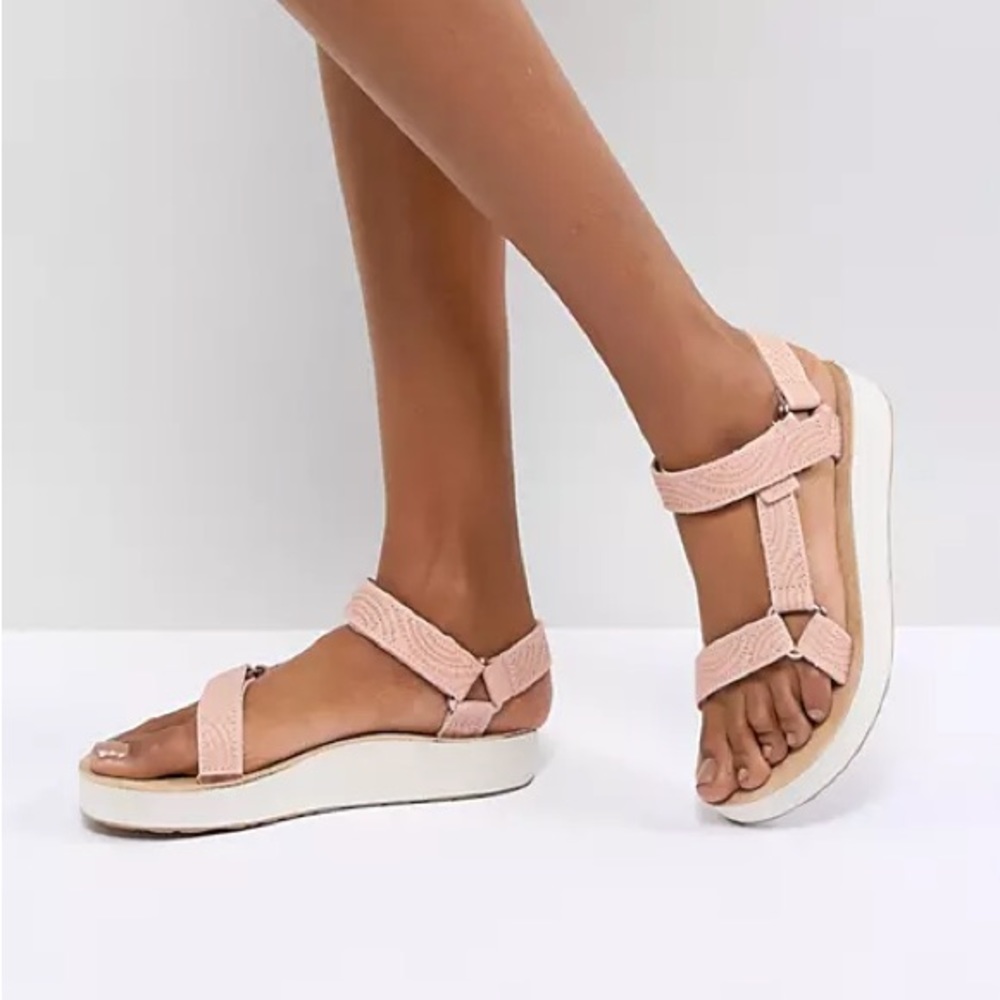 Teva Midform Universal Geometric Sandal in Tropical Peach